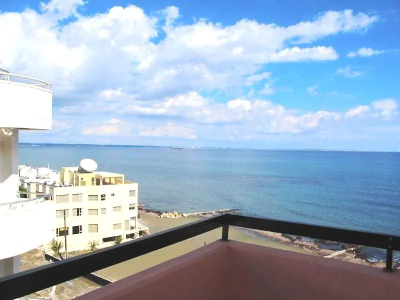 Mackenzie Beach Hotel & Aparment contacts